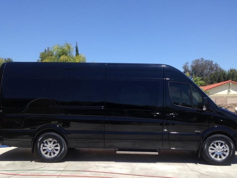 10 Pax Mercedes Sprinter Limousine